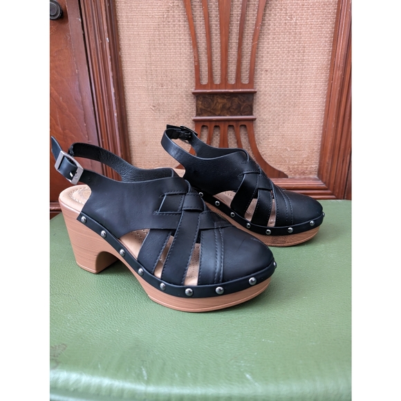 Shoes - Lightweight Studded Clogs
